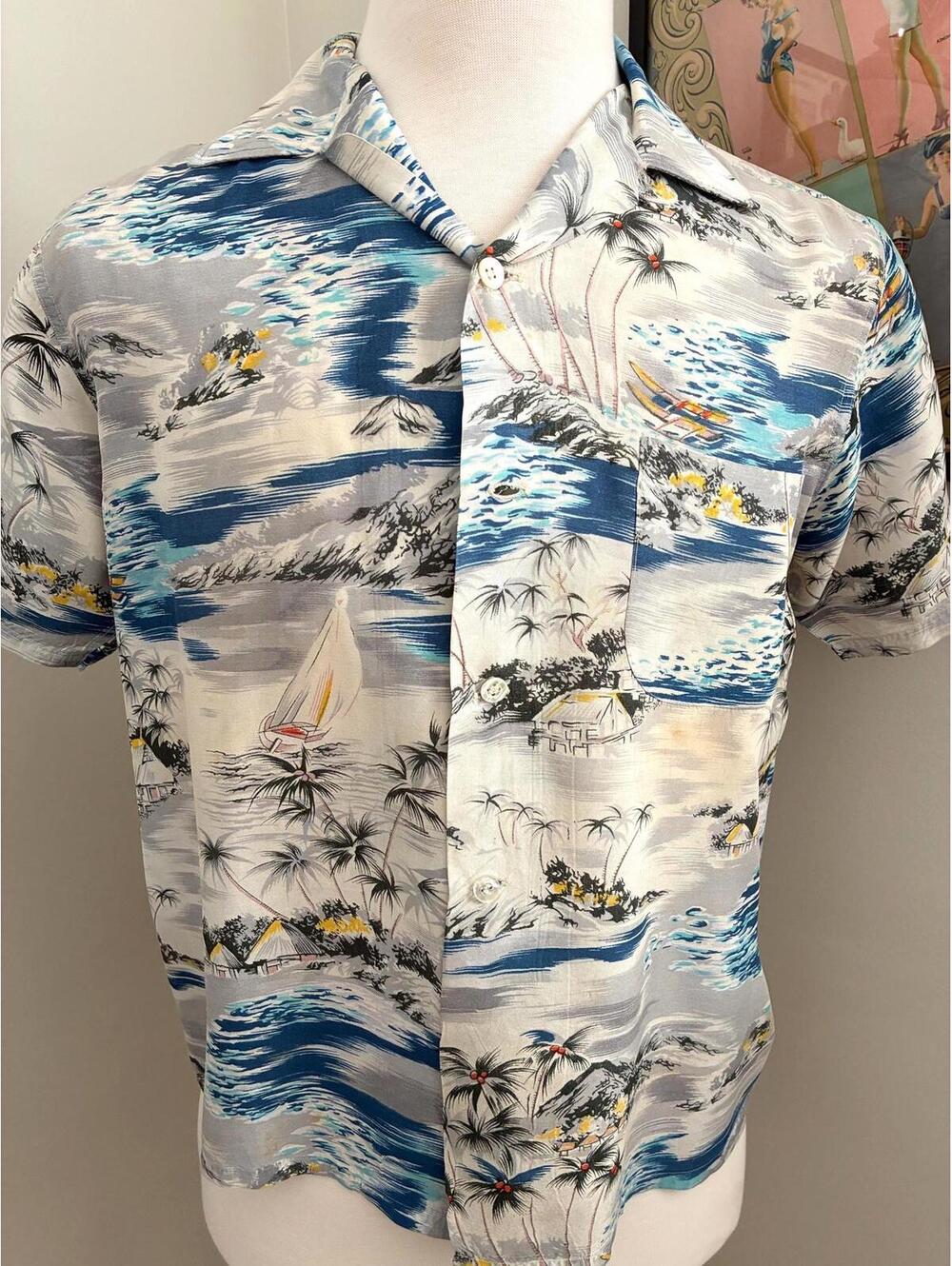 1960s Riviera Rayon Hawaiian Shirt | Island Print Aloha (Made in Japan) | Size M